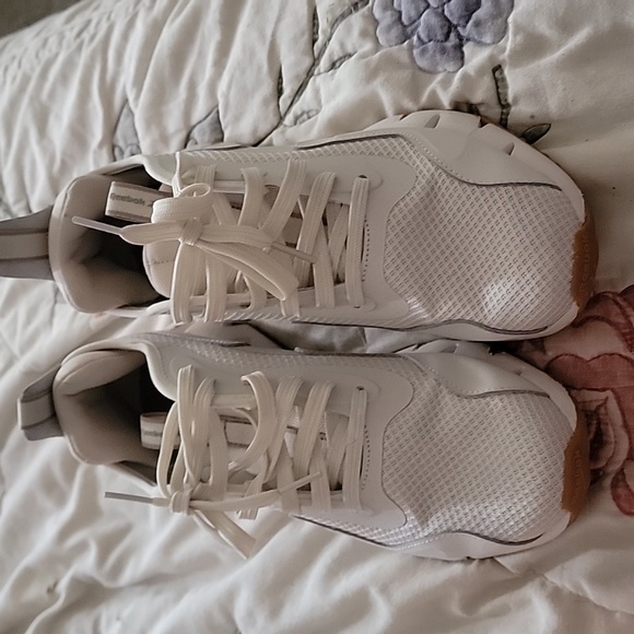 Reebok - Picture 2 of 4